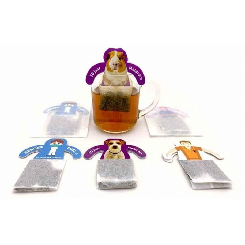 Hang je favoriete figuren als theezakje in je mok.