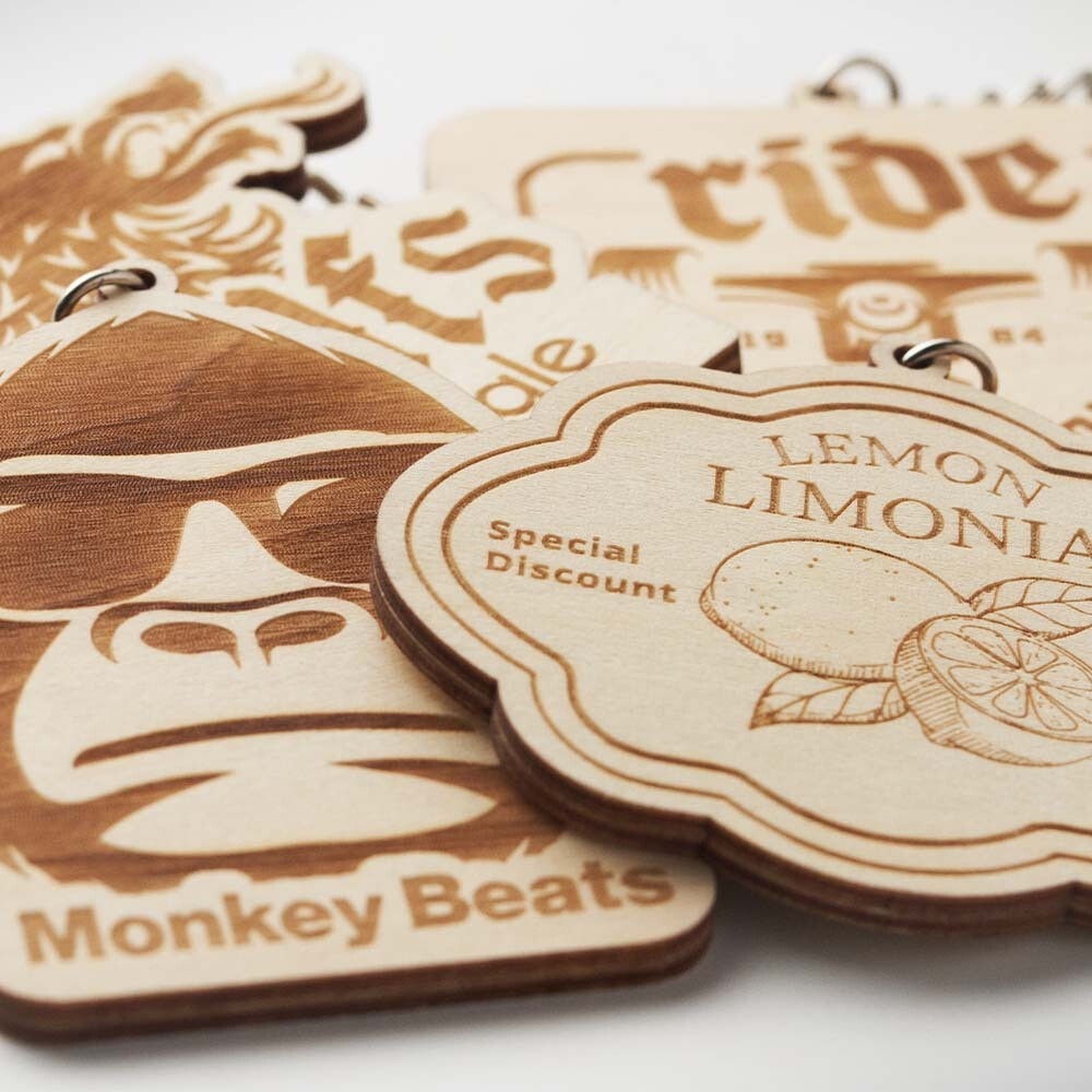 Houten NFC-sleutelhanger in eigen vorm