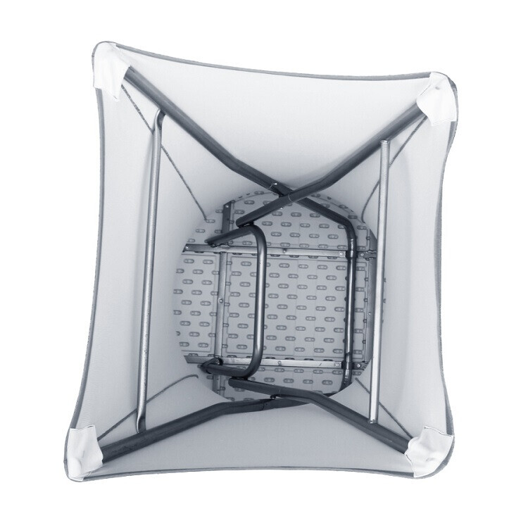 Statafel in combinatie met een statafelrok